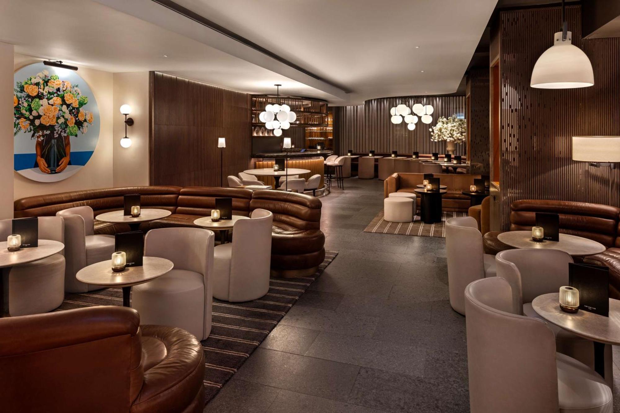 The May Fair, A Radisson Collection Hotel, Mayfair Londra Esterno foto The lounge at the airport